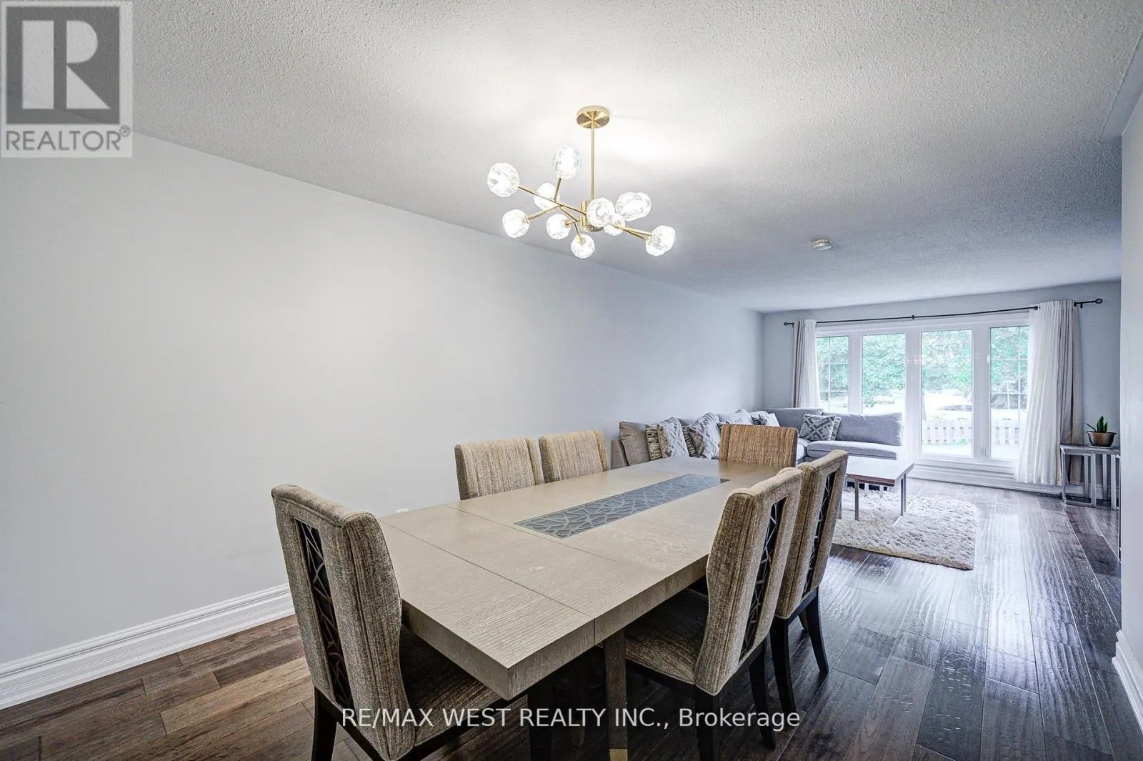633 BALMORAL DRIVE S