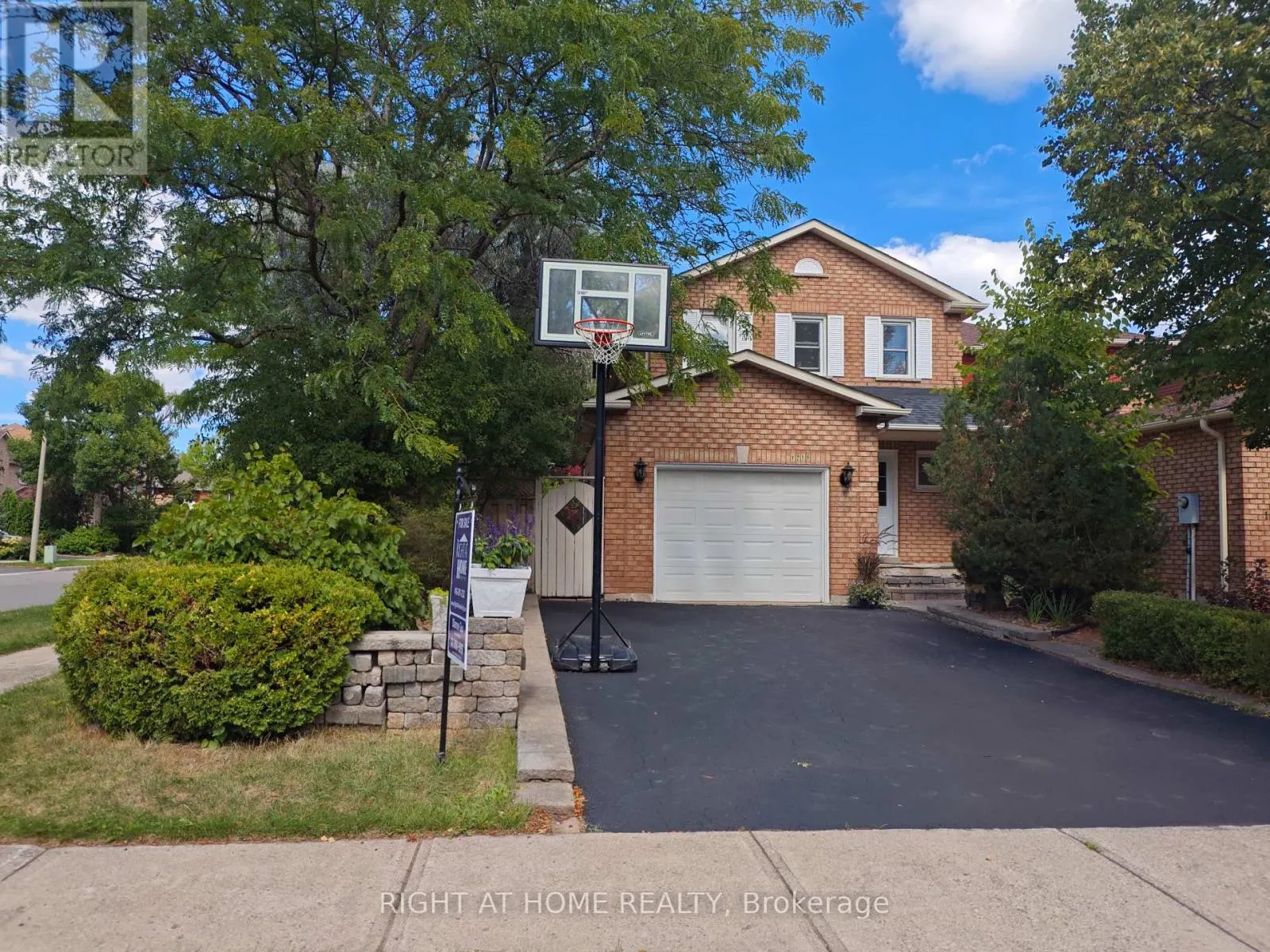 1216 BLACKBURN DRIVE