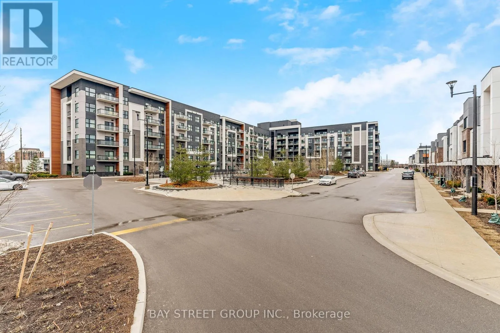 523 - 128 GROVEWOOD COMMON