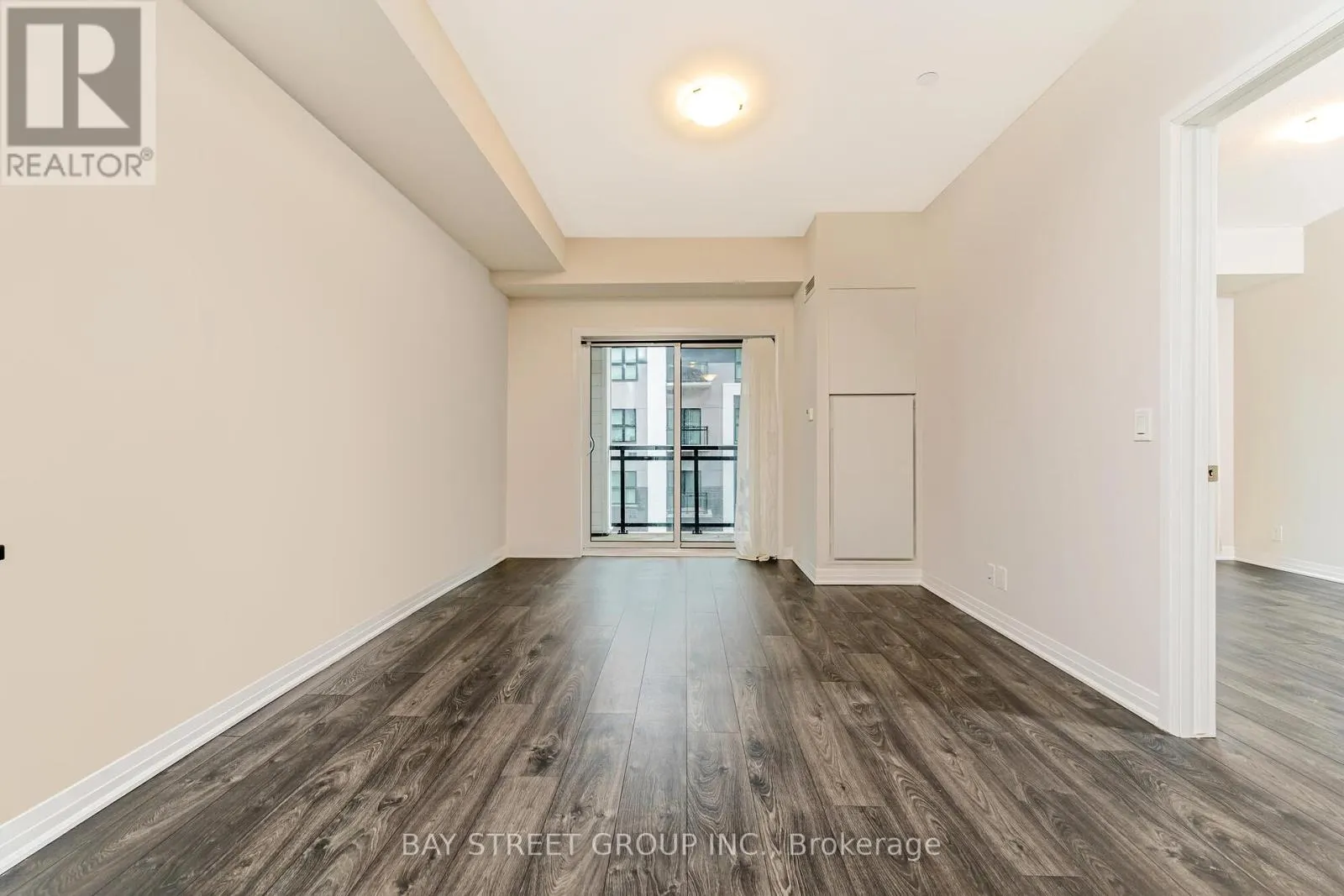 523 - 128 GROVEWOOD COMMON