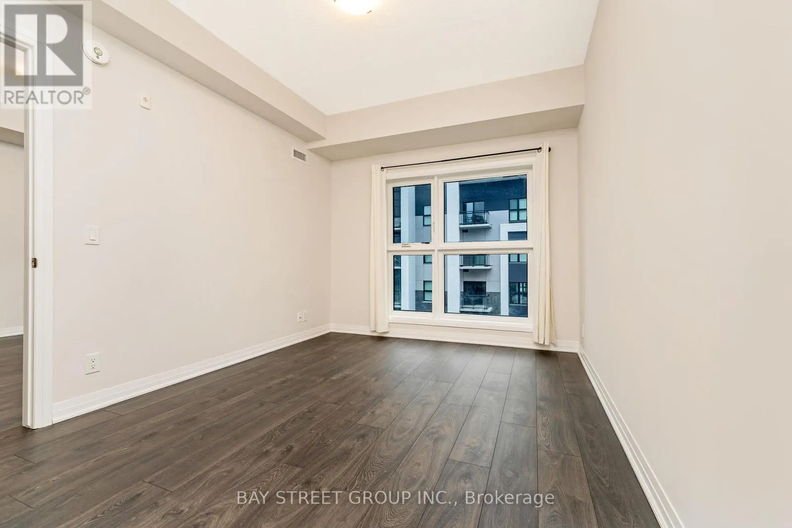 523 - 128 GROVEWOOD COMMON