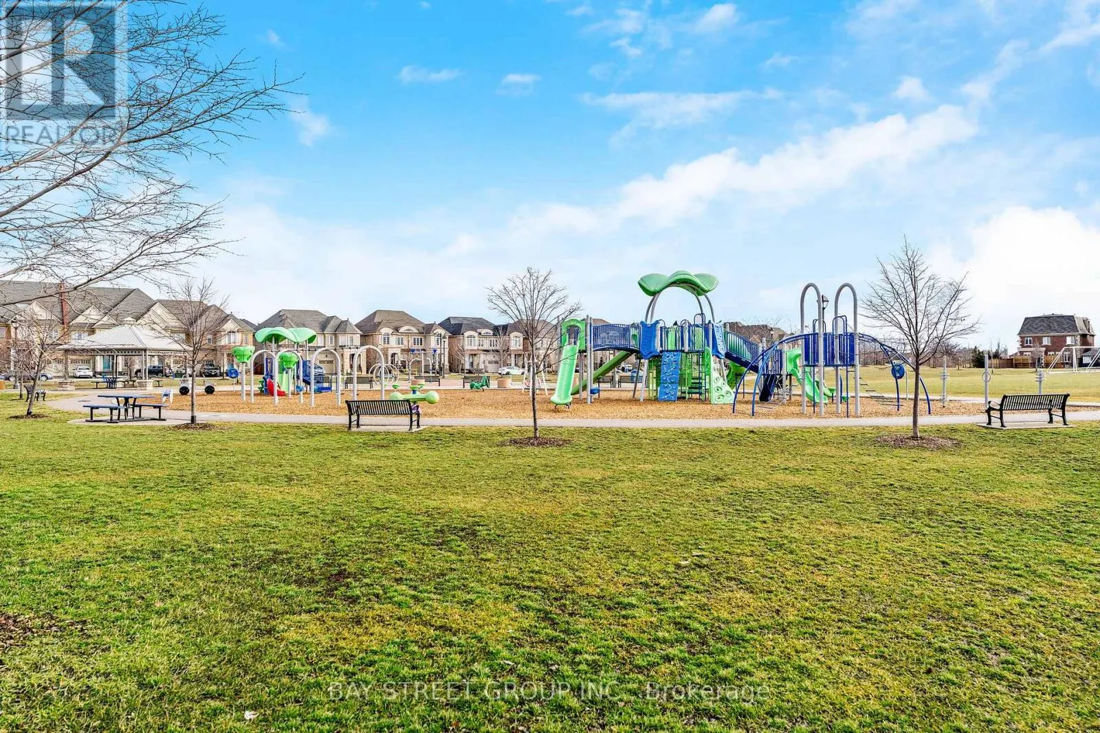 523 - 128 GROVEWOOD COMMON