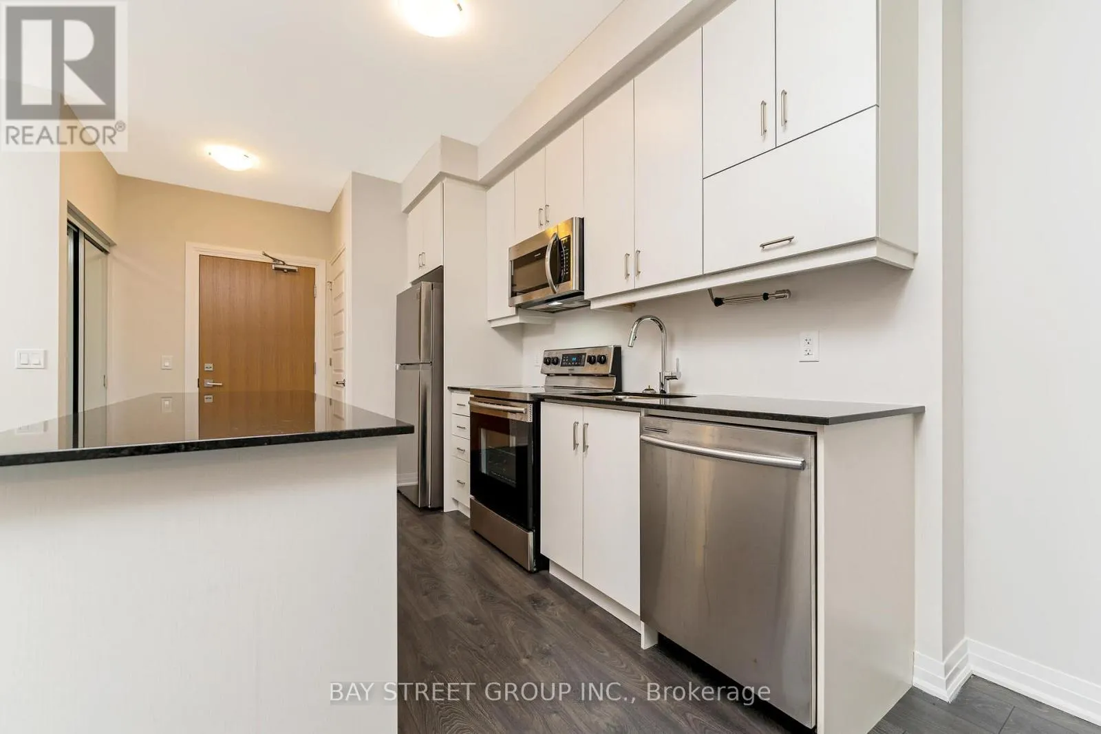523 - 128 GROVEWOOD COMMON