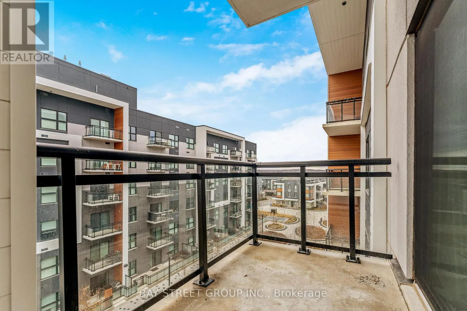 523 - 128 GROVEWOOD COMMON