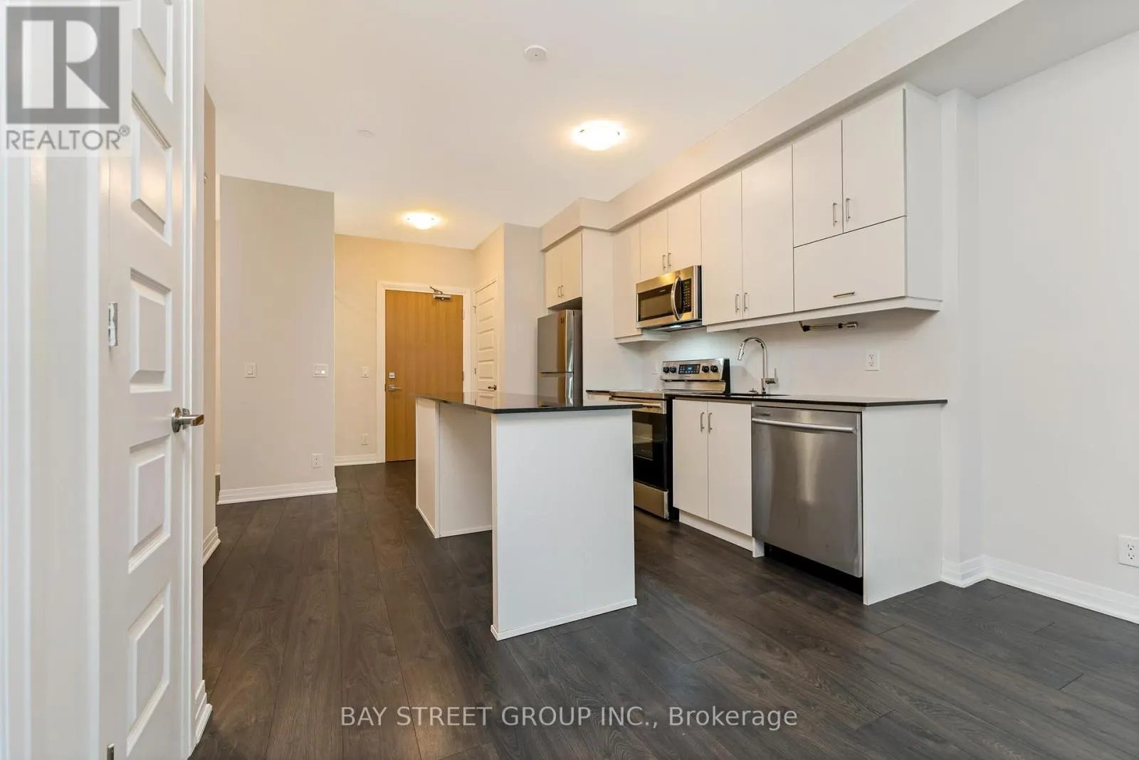 523 - 128 GROVEWOOD COMMON
