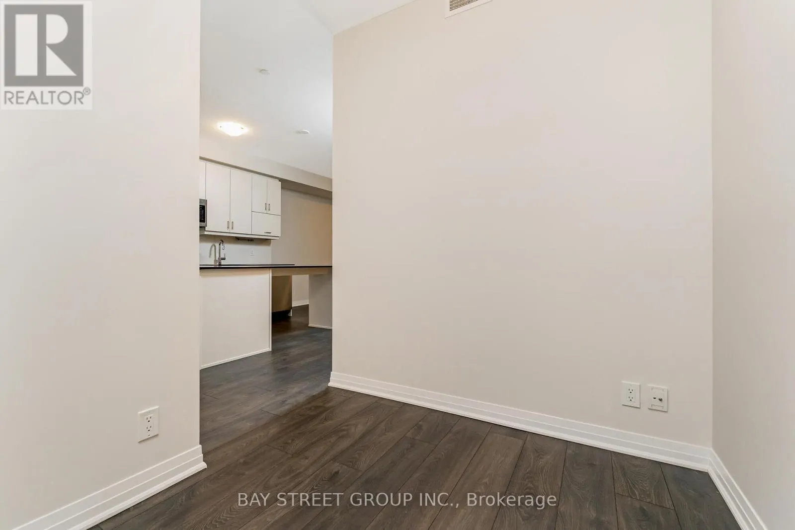 523 - 128 GROVEWOOD COMMON