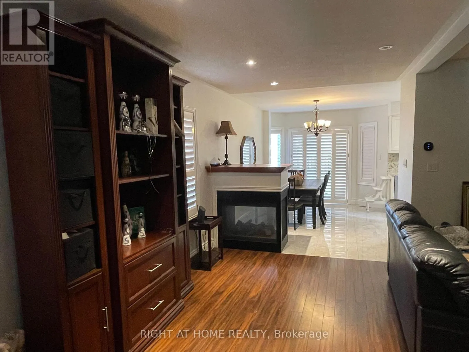 18 ARCHBURY CIRCLE