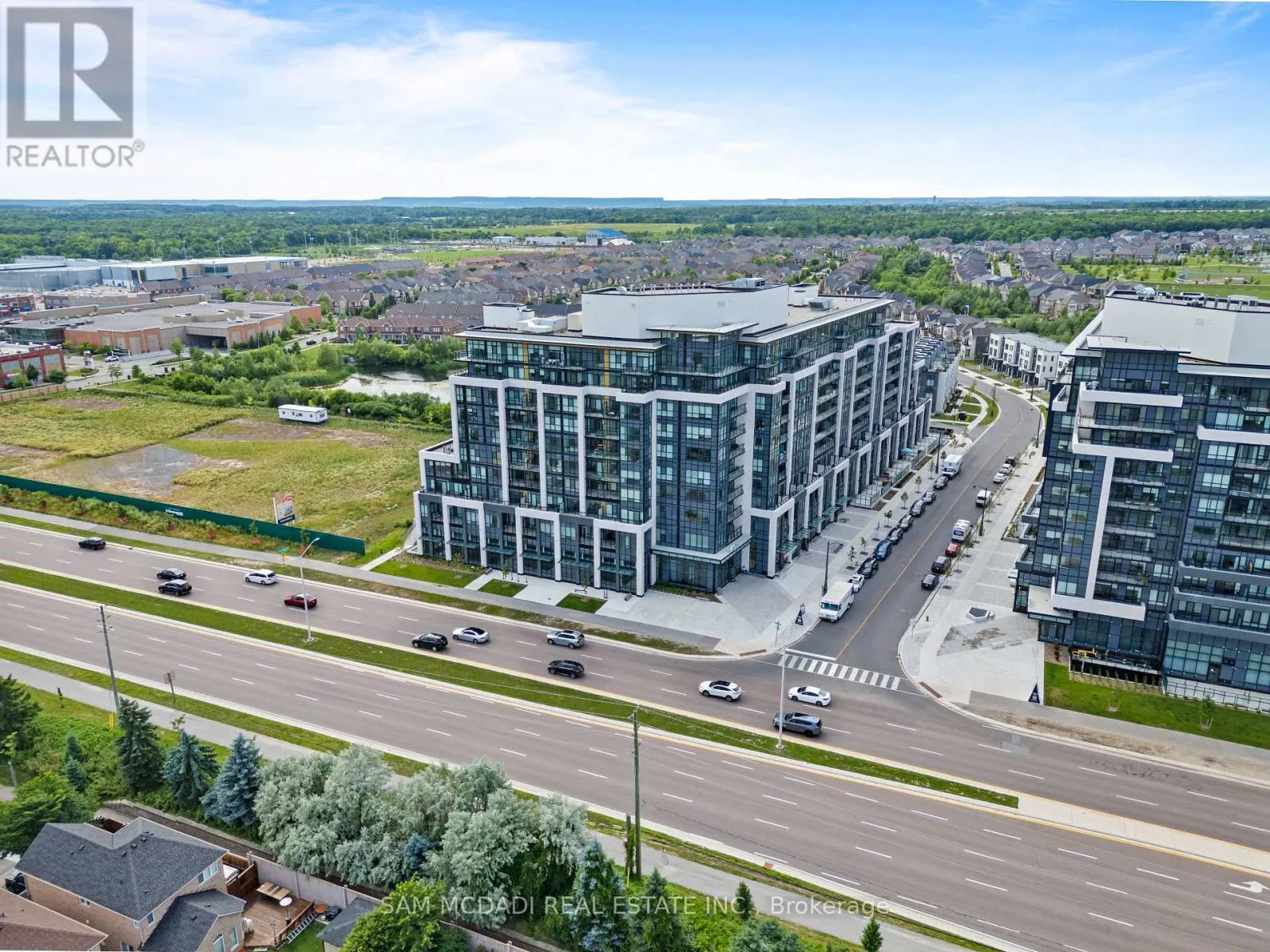 722 - 405 DUNDAS STREET W