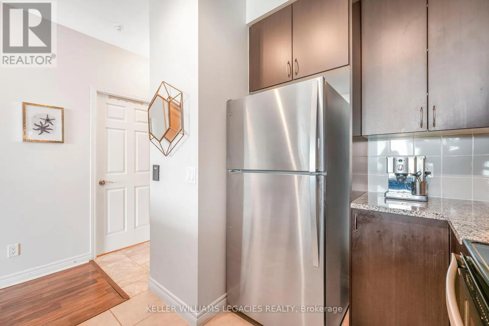 PH18 - 339 RATHBURN ROAD W