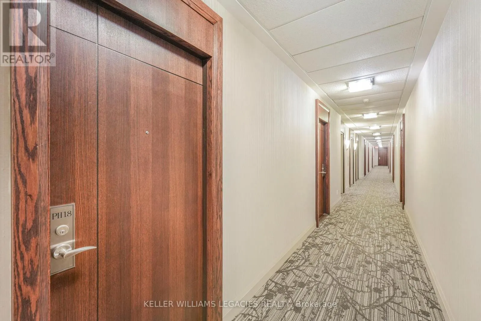 PH18 - 339 RATHBURN ROAD W