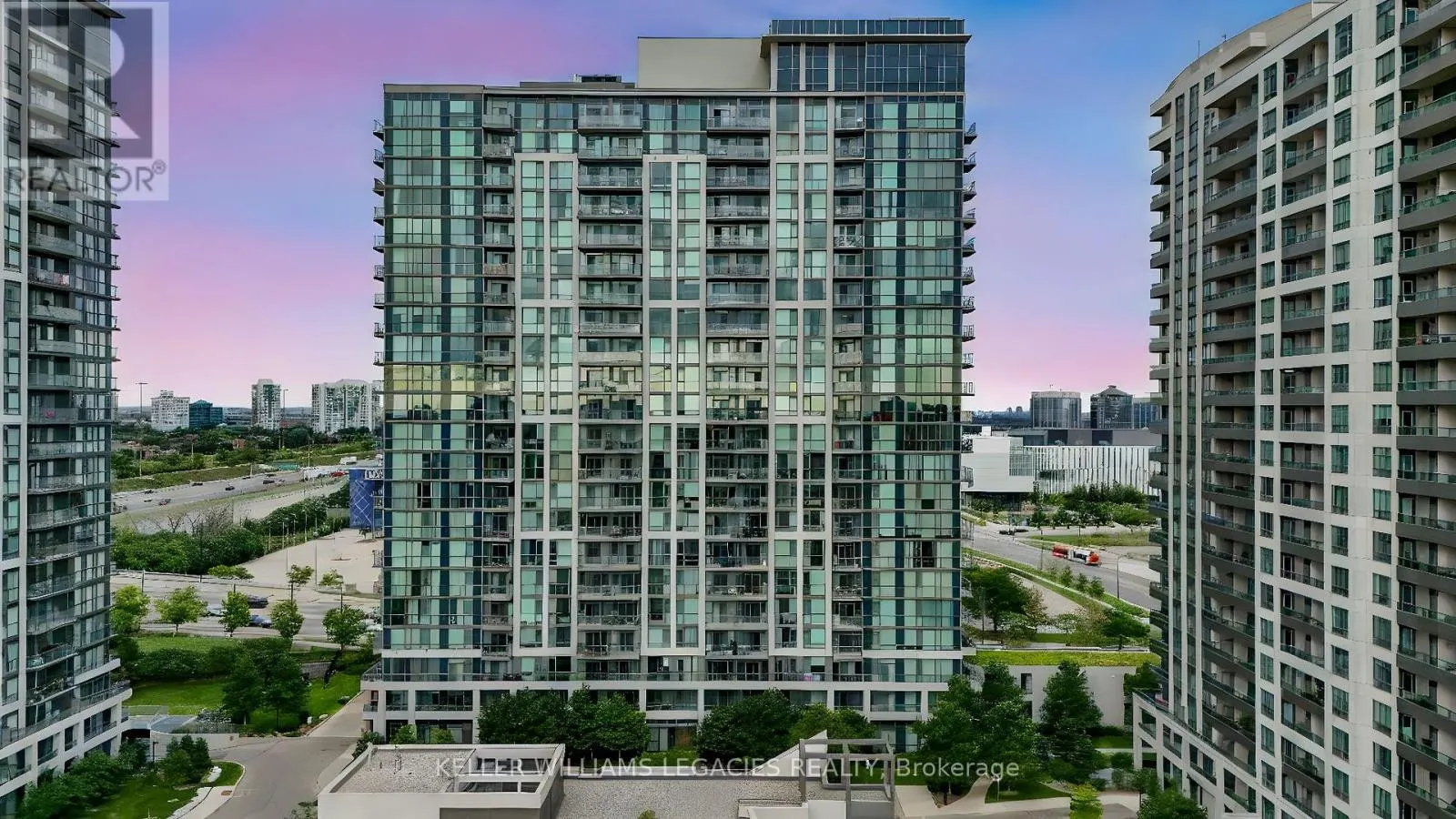 PH18 - 339 RATHBURN ROAD W
