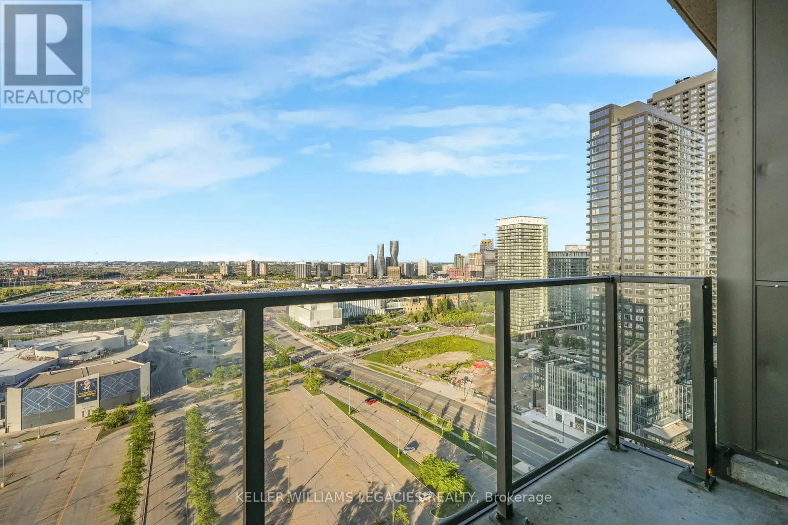 PH18 - 339 RATHBURN ROAD W