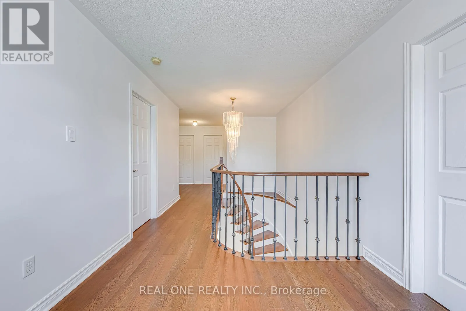 5192 CASTLEFIELD DRIVE
