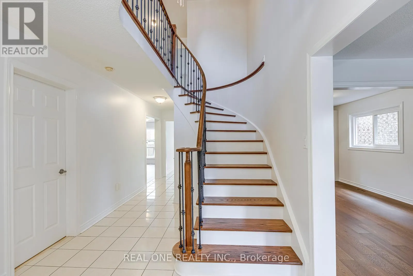 5192 CASTLEFIELD DRIVE