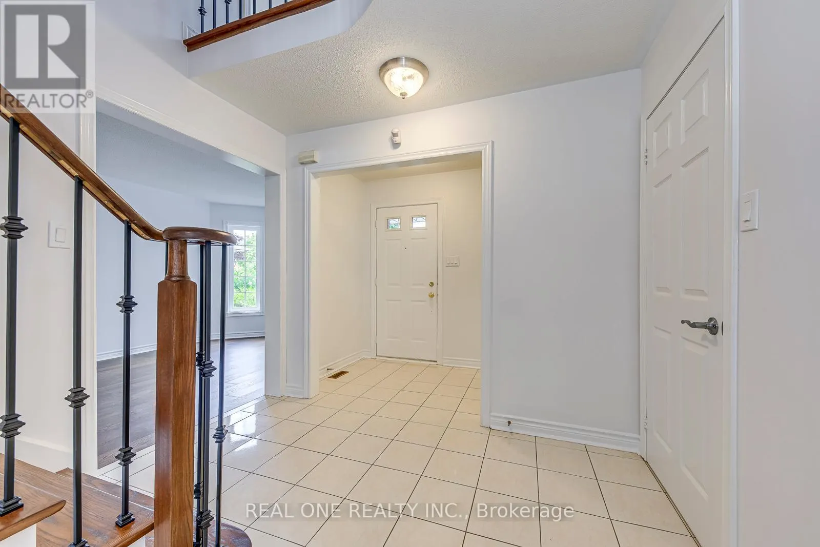5192 CASTLEFIELD DRIVE