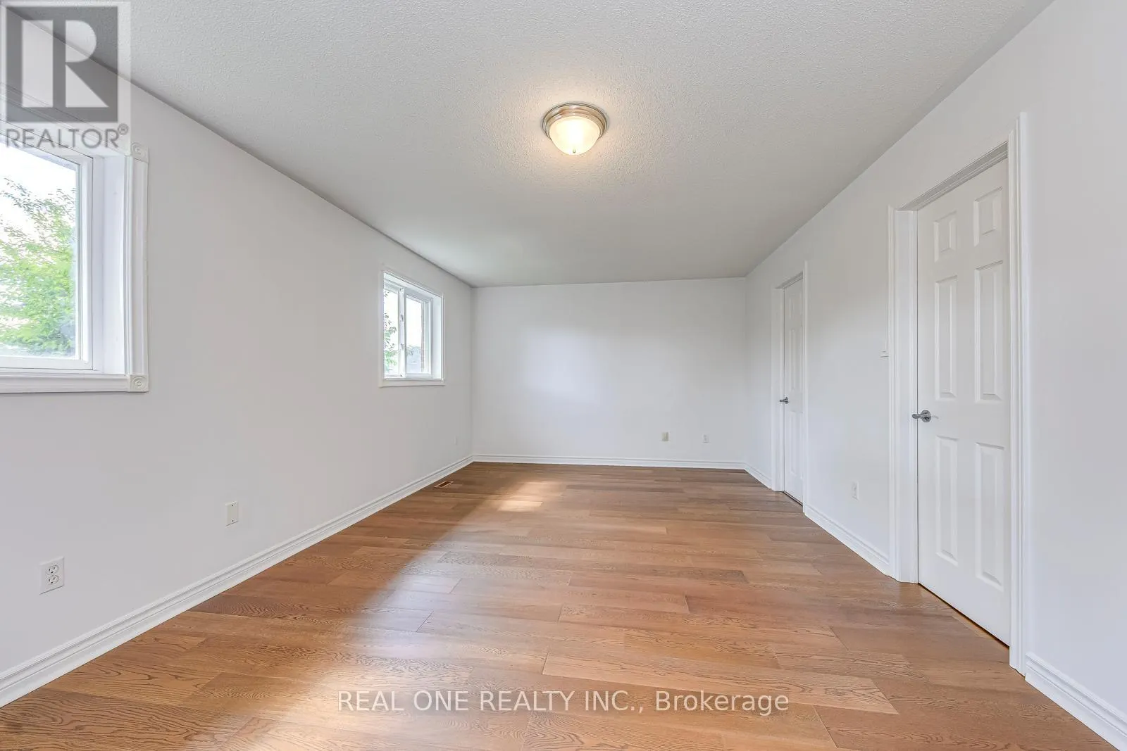 5192 CASTLEFIELD DRIVE