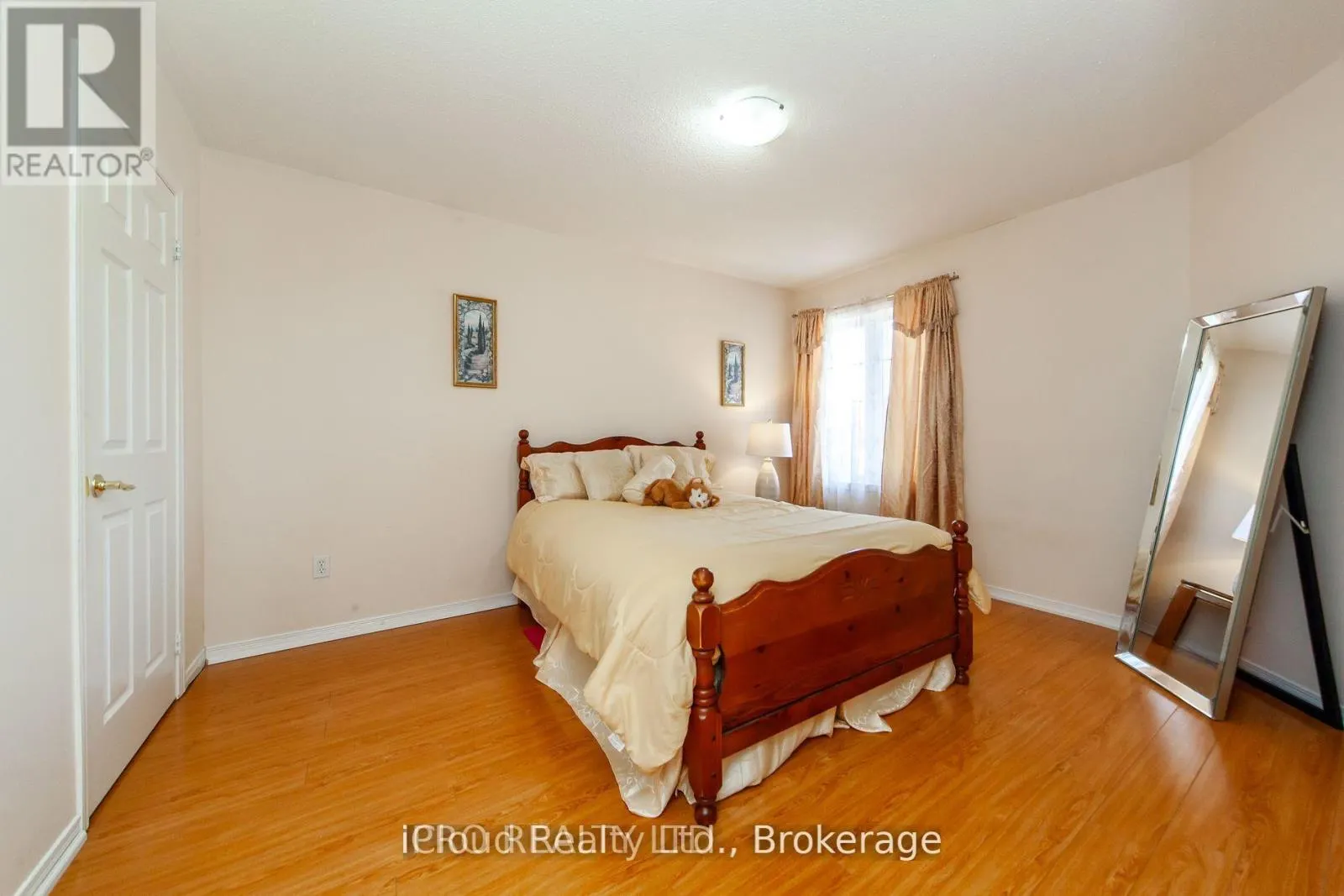 3391 CRIMSON KING CIRCLE