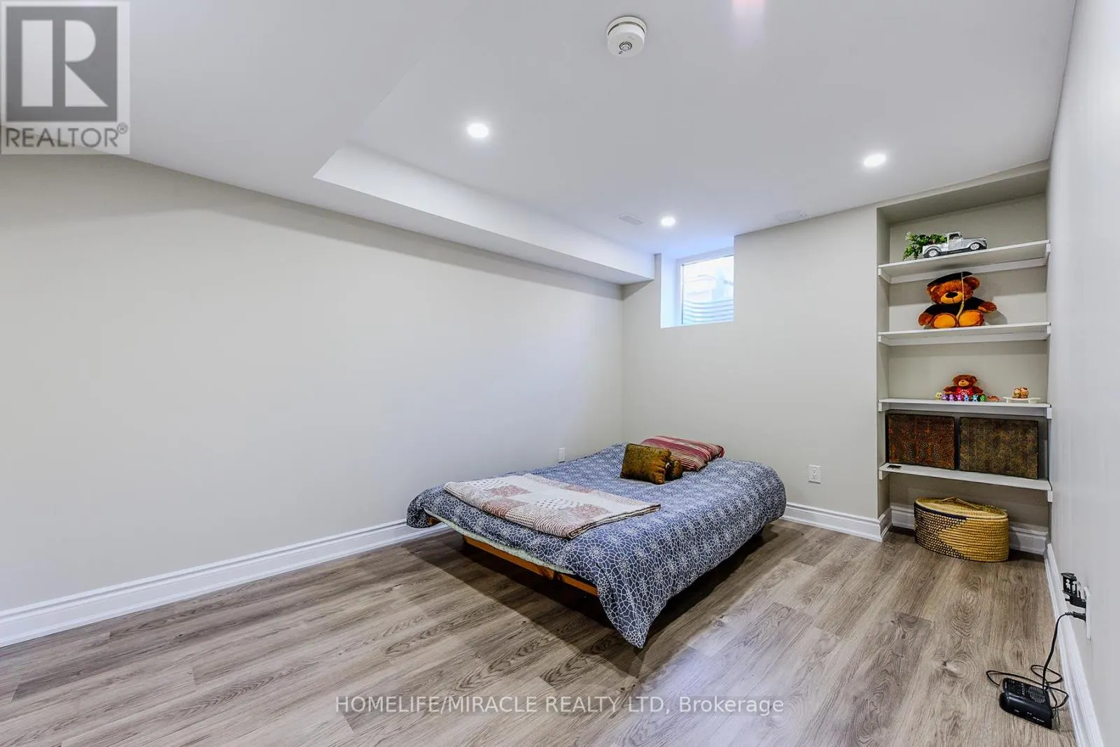 122 BONNIE BRAES DRIVE