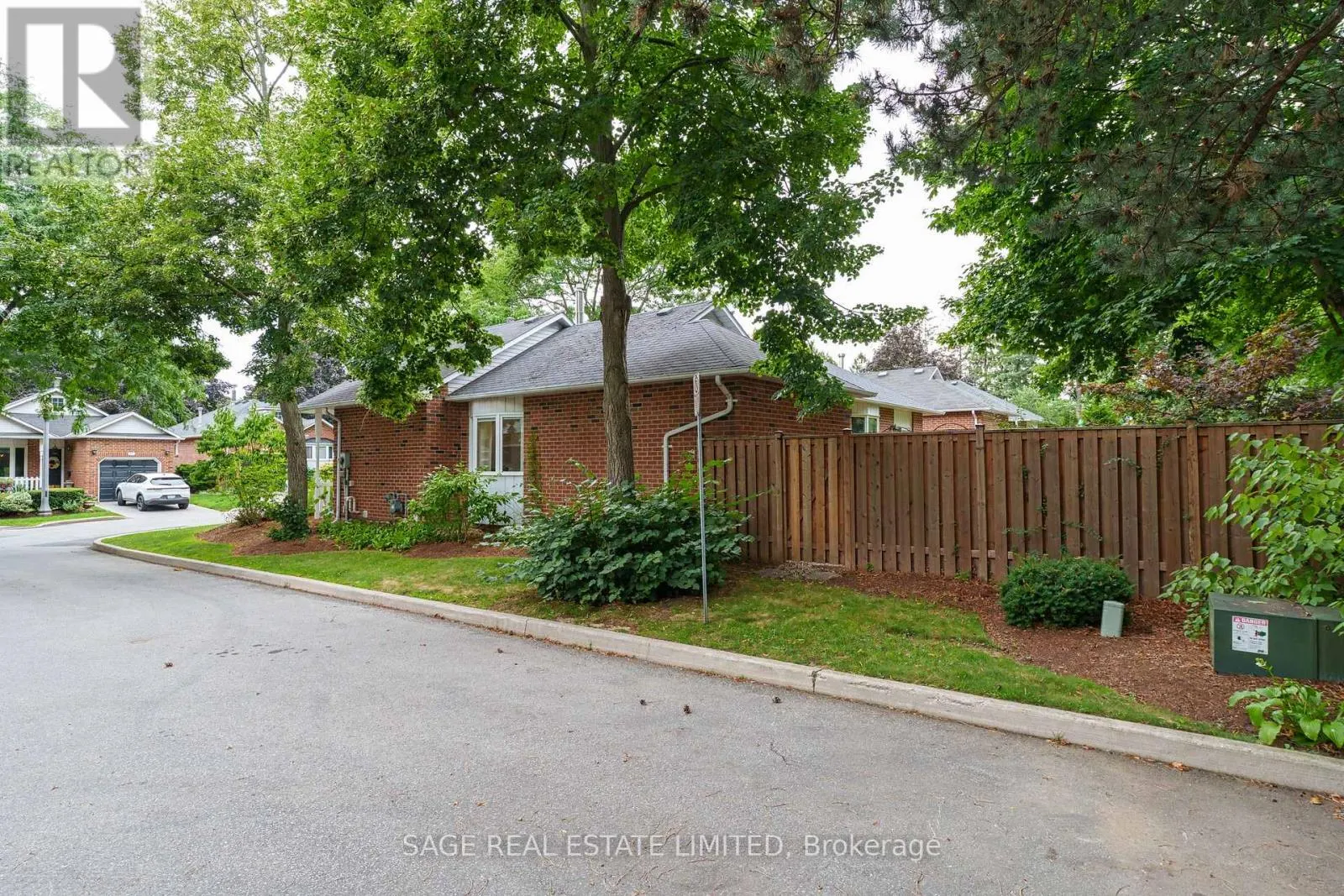 12 - 935 KING ROAD
