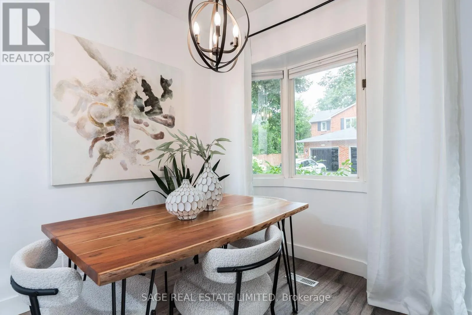 12 - 935 KING ROAD