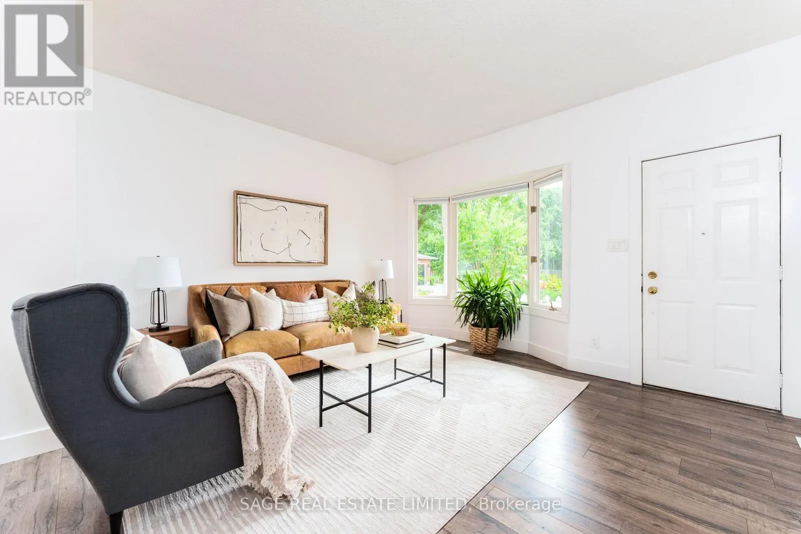 12 - 935 KING ROAD