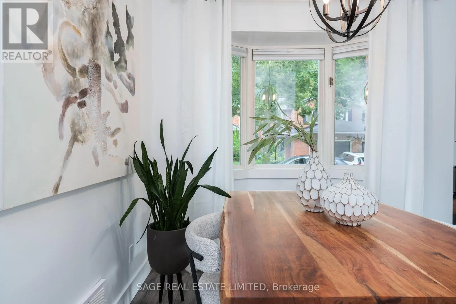 12 - 935 KING ROAD