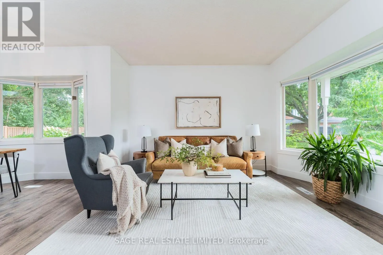 12 - 935 KING ROAD