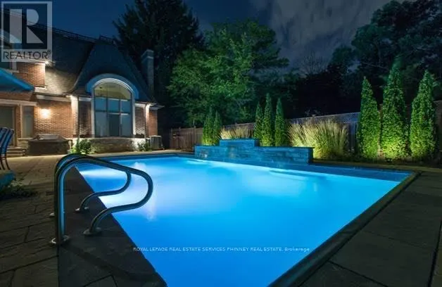 1569 GLENHILL CRESCENT