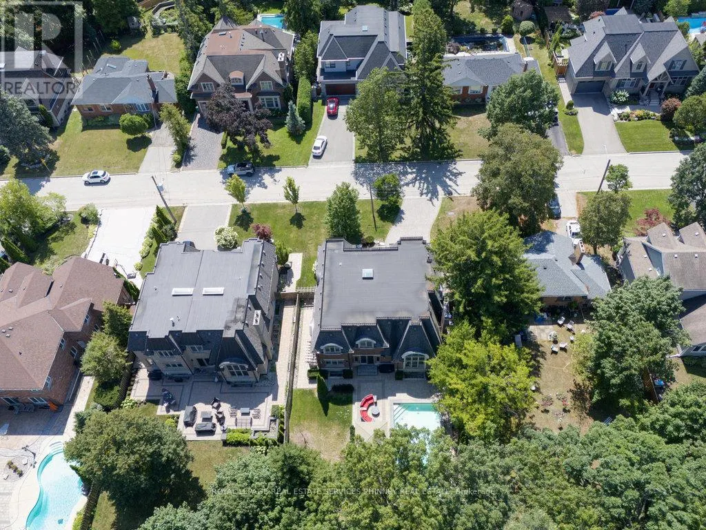 1569 GLENHILL CRESCENT