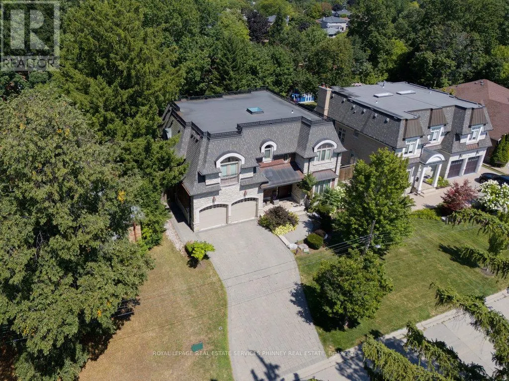 1569 GLENHILL CRESCENT