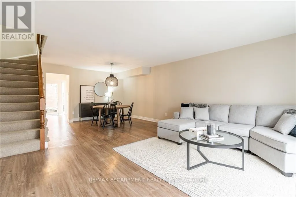 118 - 895 MAPLE AVENUE