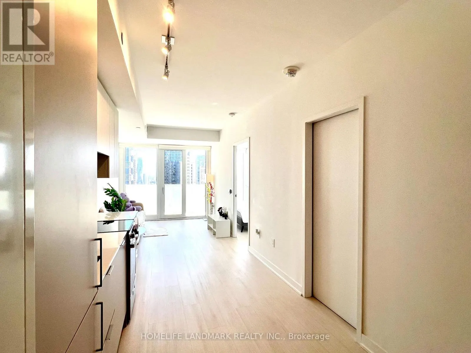 2312 - 3900 CONFEDERATION PARKWAY