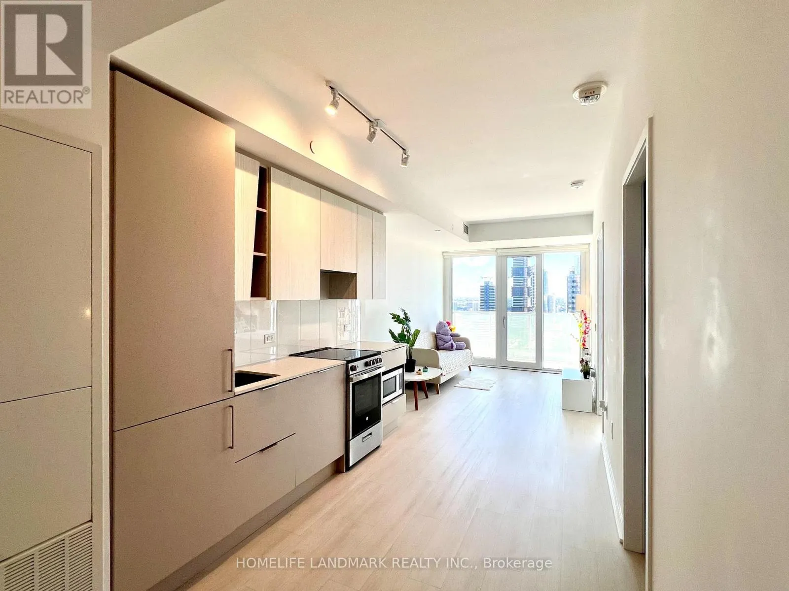 2312 - 3900 CONFEDERATION PARKWAY
