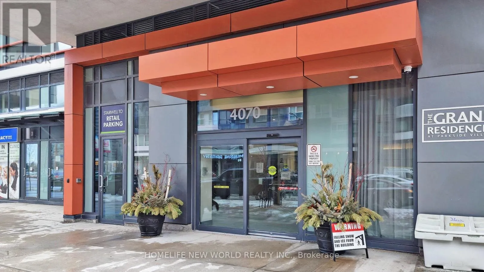 2402 - 4070 CONFEDERATION PARKWAY