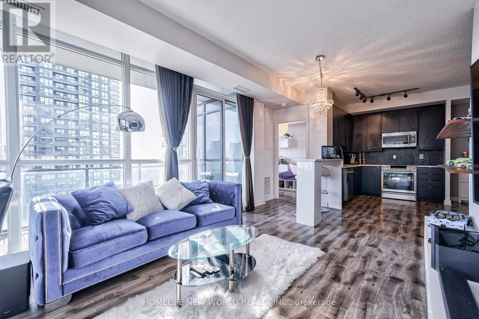 2402 - 4070 CONFEDERATION PARKWAY
