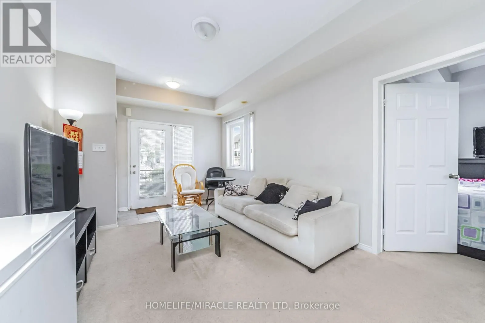 85 - 60 FAIRWOOD CIRCLE