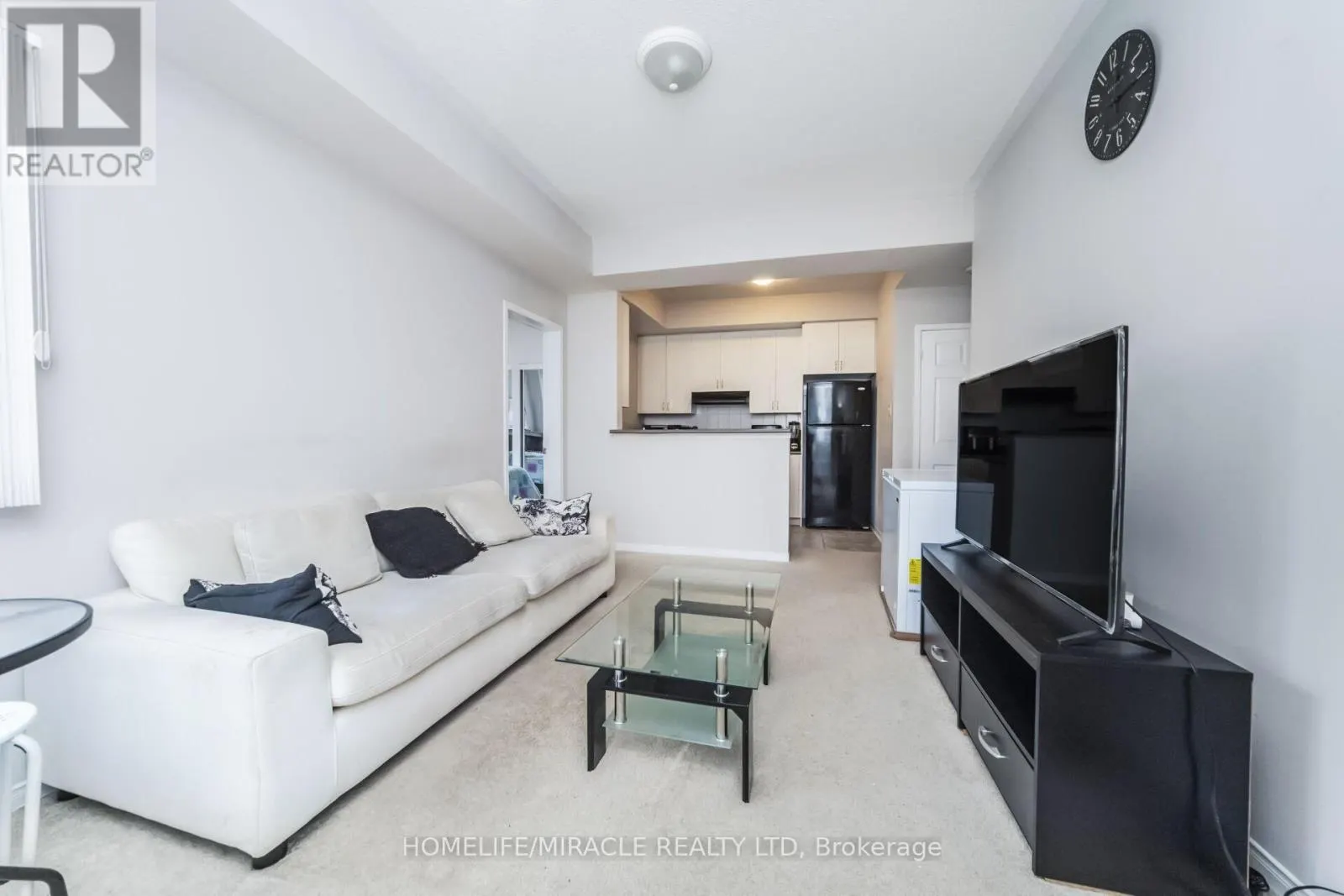 85 - 60 FAIRWOOD CIRCLE