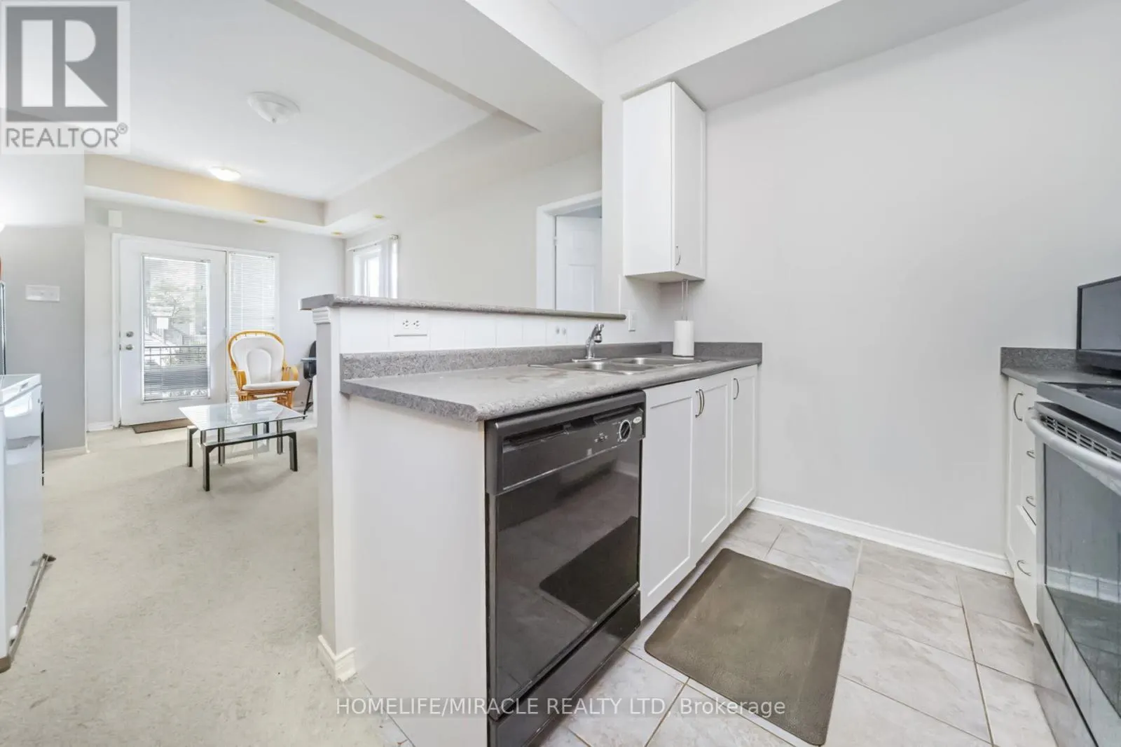 85 - 60 FAIRWOOD CIRCLE