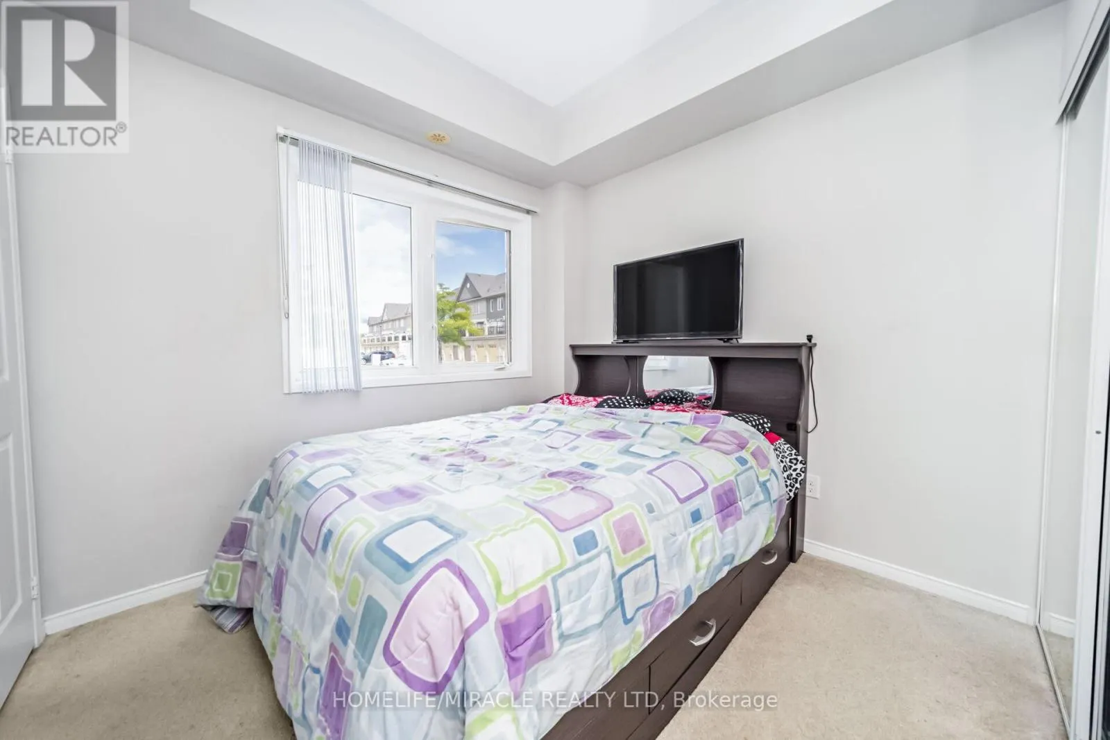 85 - 60 FAIRWOOD CIRCLE