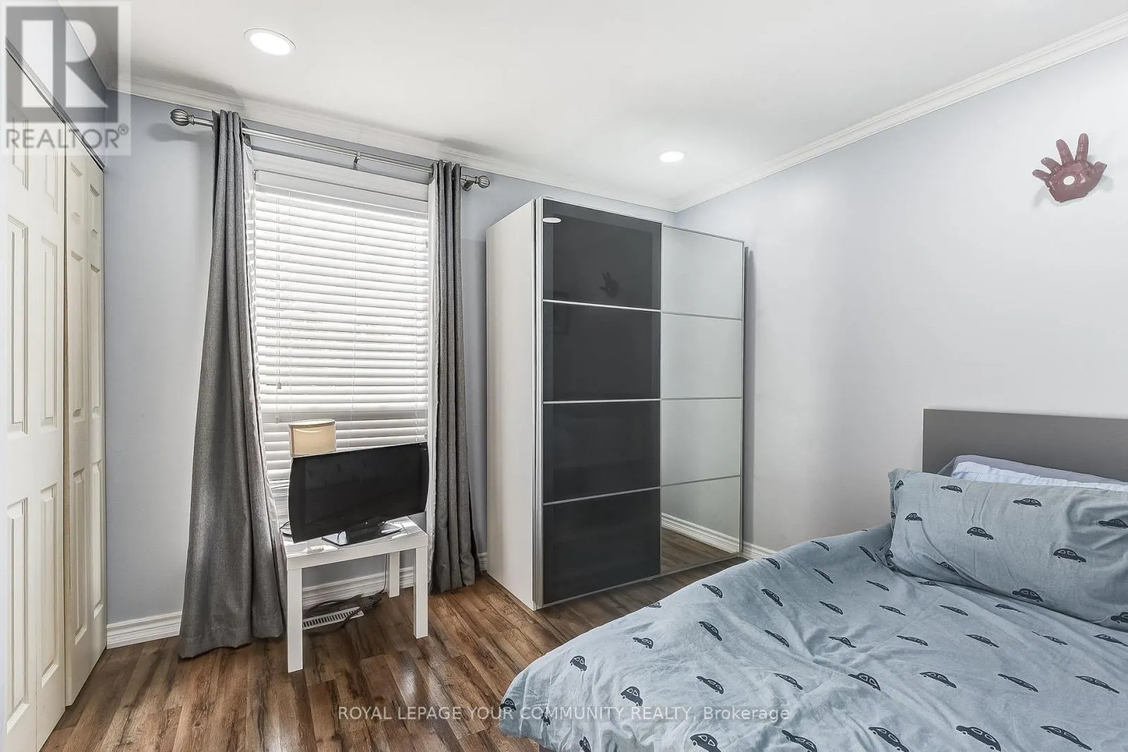 38 GAINSBOROUGH ROAD