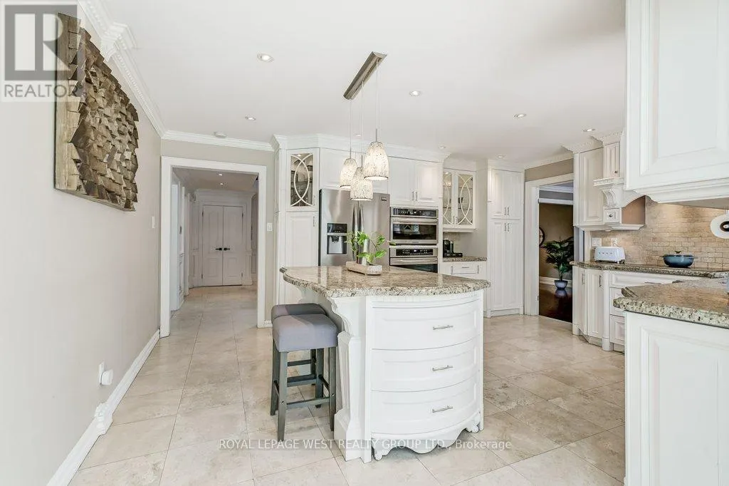 41 VANCHO CRESCENT