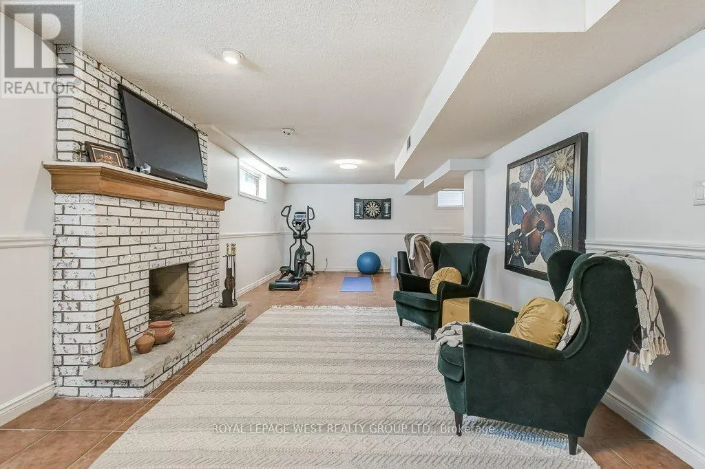 41 VANCHO CRESCENT