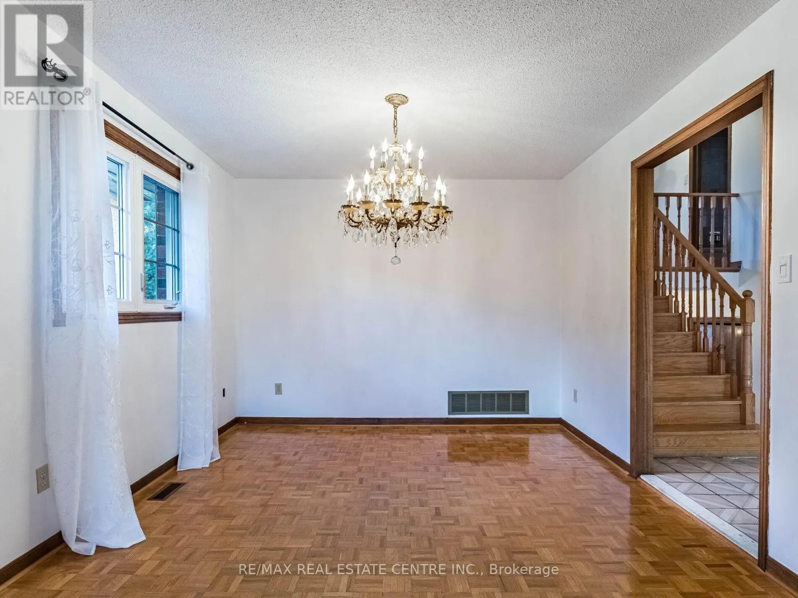 3137 SUNNYHILL DRIVE