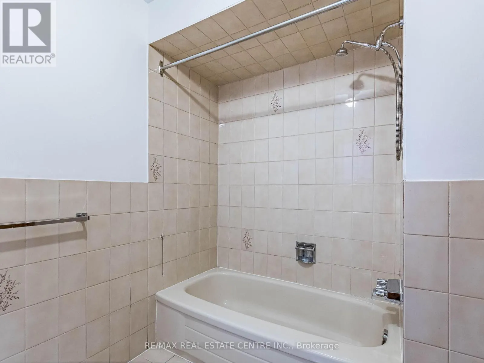 3137 SUNNYHILL DRIVE
