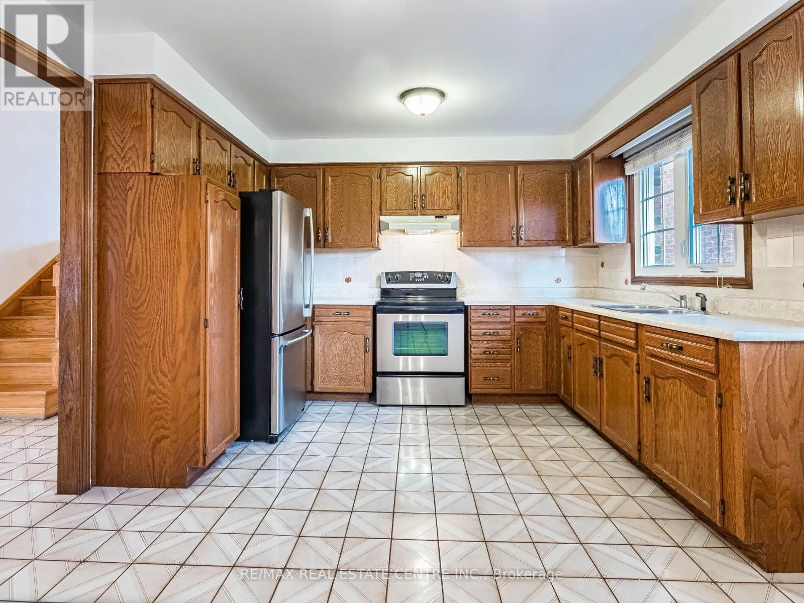 3137 SUNNYHILL DRIVE