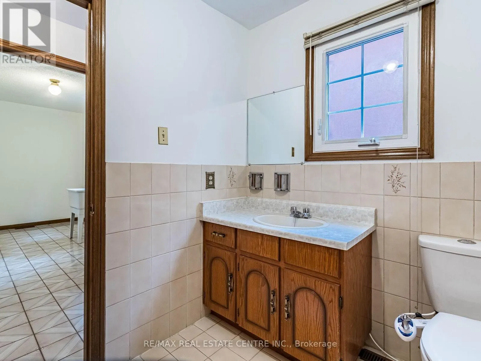3137 SUNNYHILL DRIVE