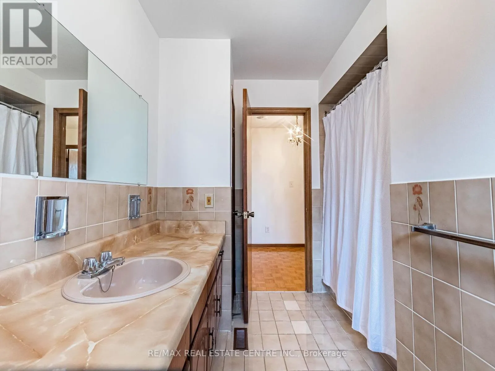 3137 SUNNYHILL DRIVE