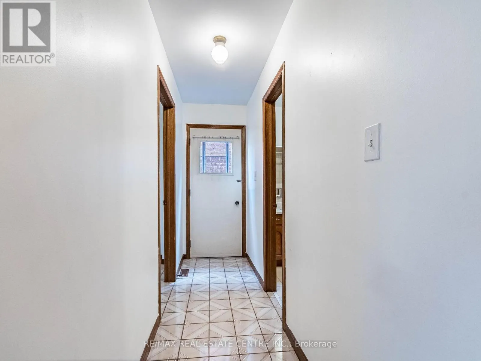 3137 SUNNYHILL DRIVE