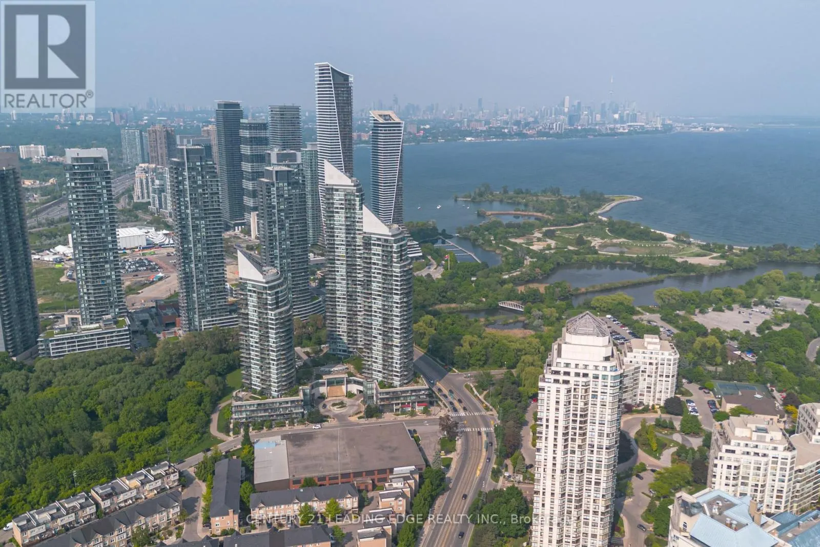 601 - 2240 LAKE SHORE BOULEVARD W