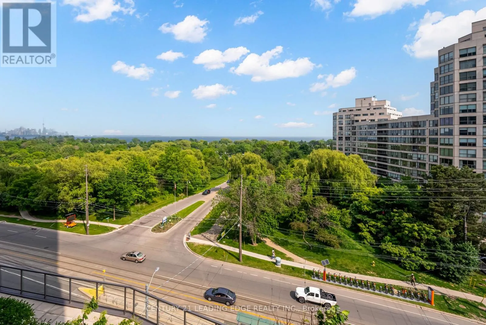 601 - 2240 LAKE SHORE BOULEVARD W
